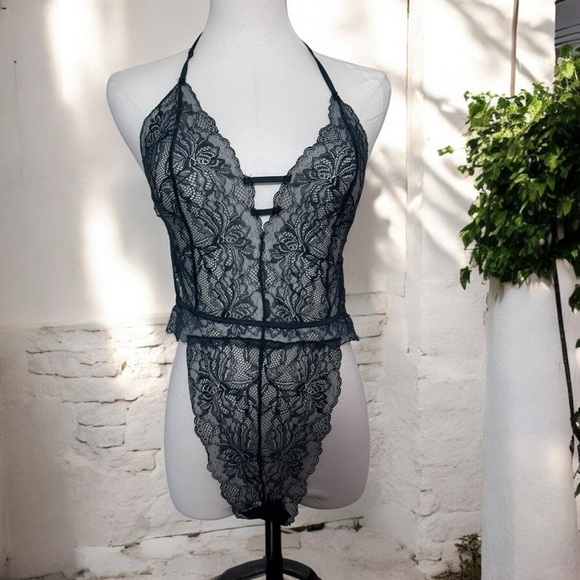 La vie en rose strappy Black Lace Bodysuit L - Picture 1 of 5
